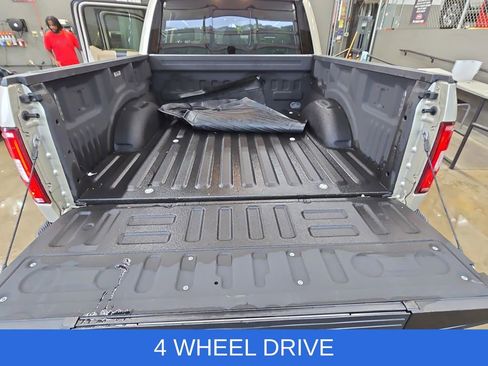 Used 2018 Ford F150 XLT w/ Equipment Group 302A Luxury AWD/4WD image 13