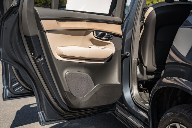 New 2026 Volvo XC90 B6 Plus w/ Protection Package Premier AWD/4WD image 39