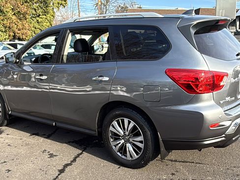 Used 2020 Nissan Pathfinder SL image 23