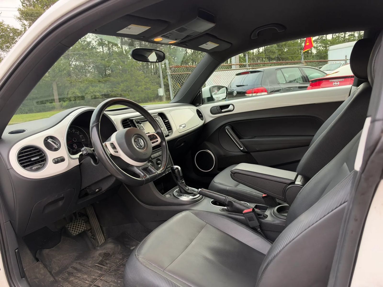 Used 2012 Volkswagen Beetle 2.5 FWD image 9