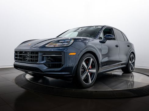 New 2026 Porsche Cayenne GTS image 1