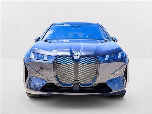 New 2026 BMW iX xDrive60 w/ Premium Package image 2