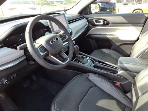 Used 2023 Jeep Compass Limited w/ Elite Group AWD/4WD image 9