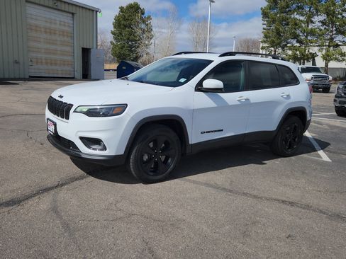 Used 2019 Jeep Cherokee Altitude image 3