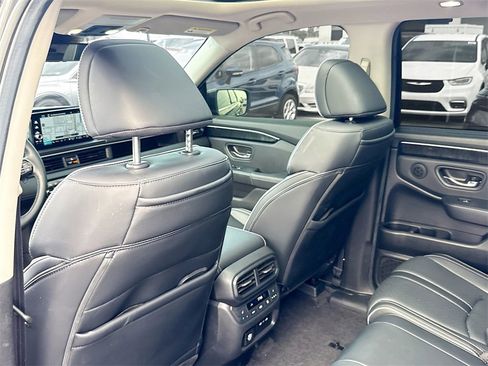 Used 2025 Honda Pilot Elite image 28