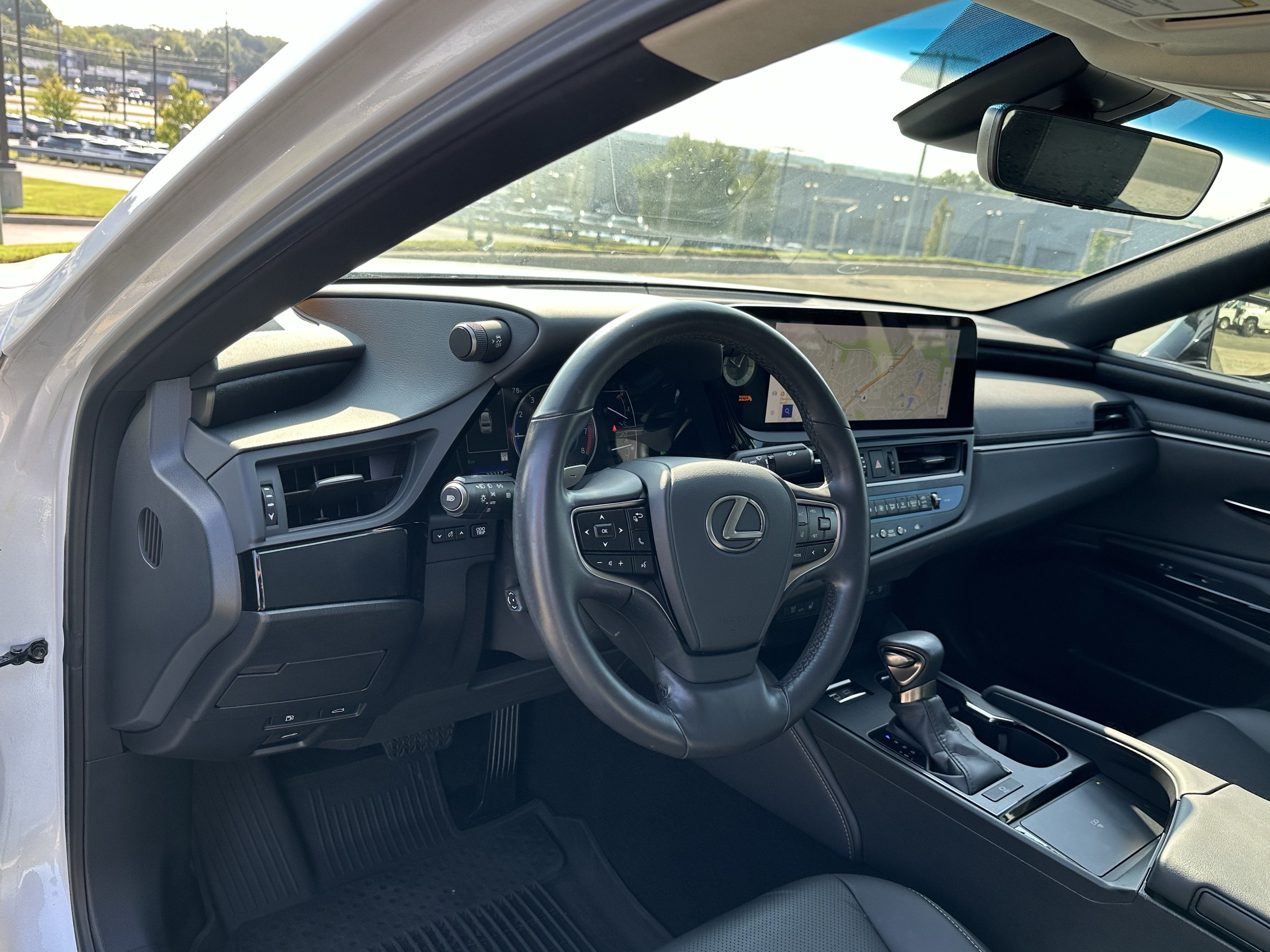Used 2024 Lexus ES 350 w/ Premium Package FWD image 17
