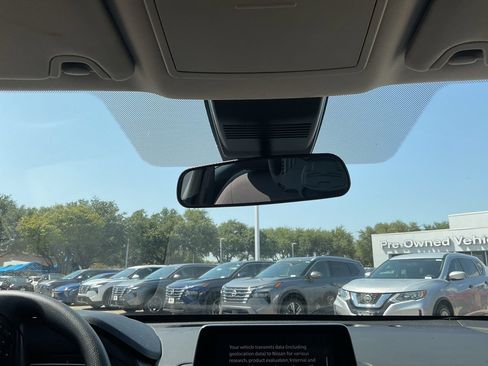 Used 2025 Nissan Altima 2.5 SV FWD image 19