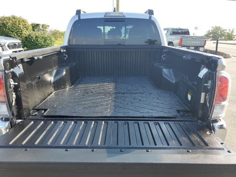 Certified 2023 Toyota Tacoma TRD Off-Road AWD/4WD image 8