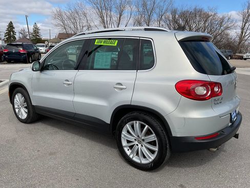 Used 2010 Volkswagen Tiguan S image 4