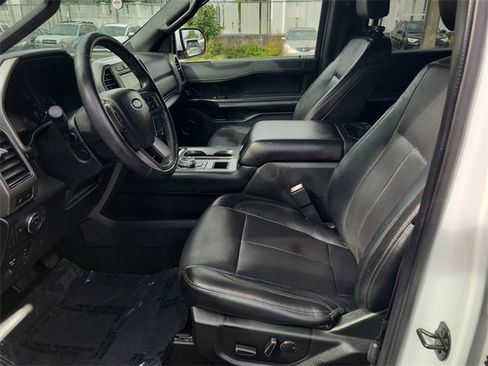 Used 2018 Ford Expedition XLT w/ Equipment Group 202A image 12