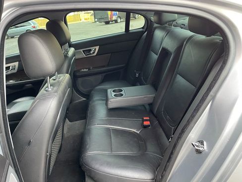 Used 2013 Jaguar XF 3.0 image 33