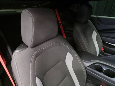 Used 2020 Chevrolet Camaro SS RWD image 34