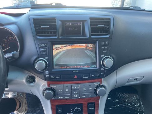 Used 2010 Toyota Highlander Limited image 19