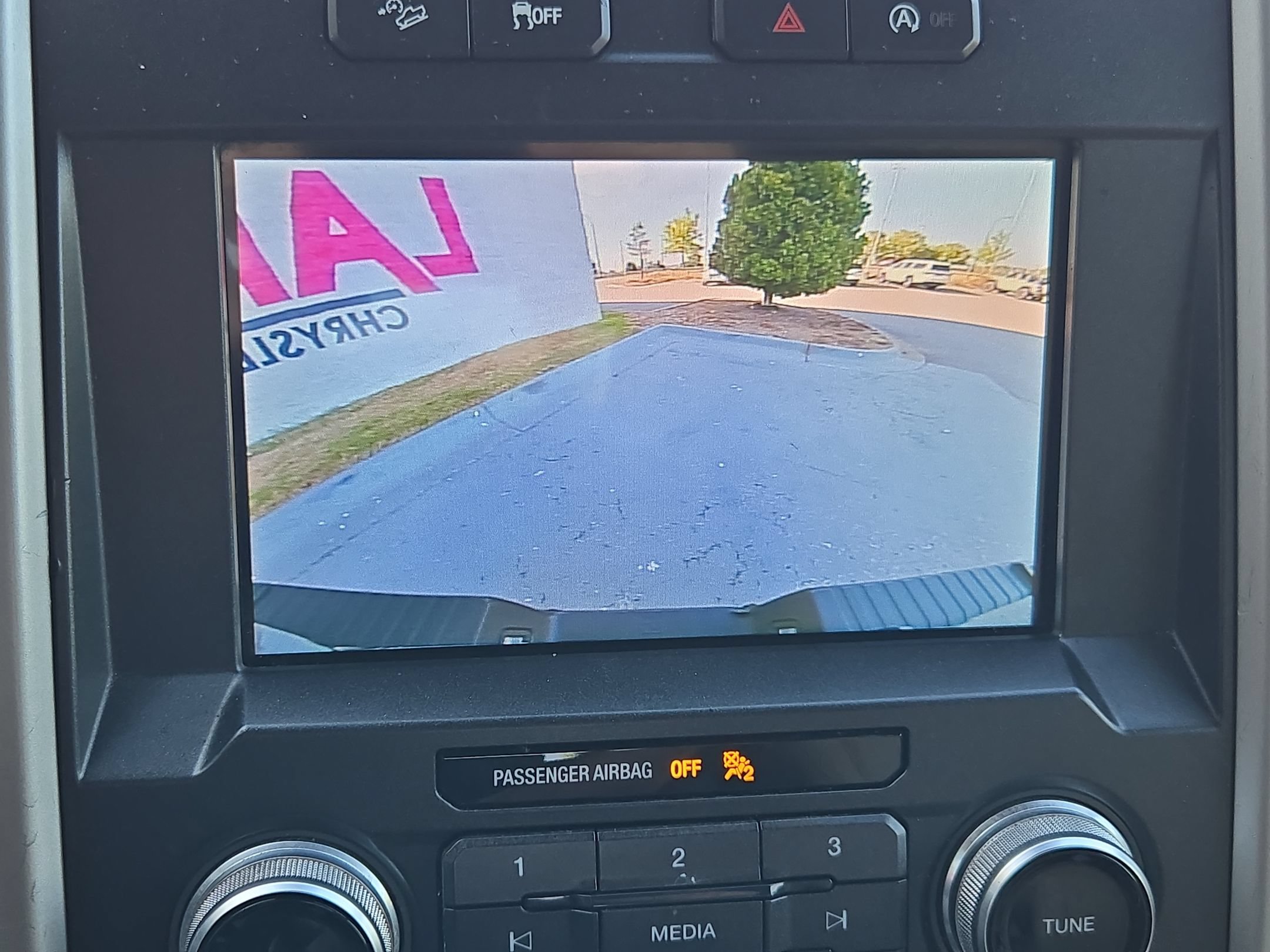 Used 2019 Ford F150 Lariat w/ Equipment Group 502A Luxury AWD/4WD image 30