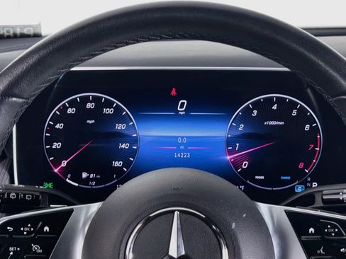 Used 2024 Mercedes-Benz GLC 300 image 18