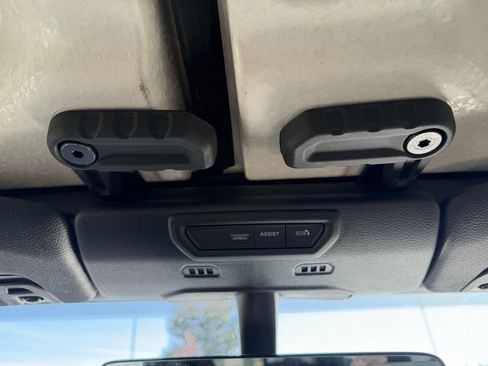 Used 2023 Jeep Gladiator Rubicon w/ Cold Weather Group image 27