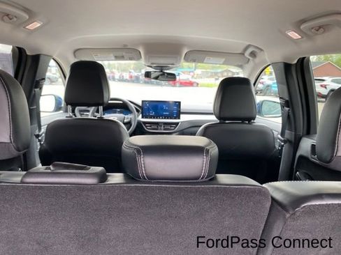 Used 2023 Ford Escape Platinum image 30