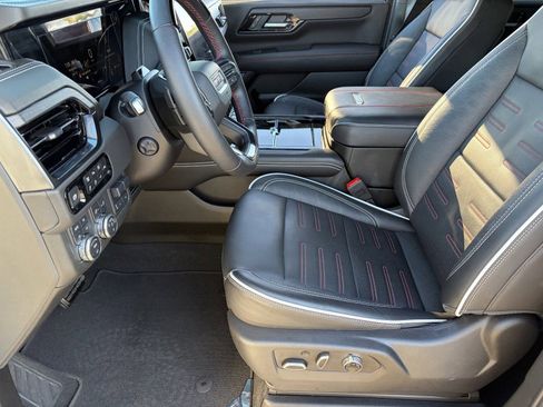 Certified 2025 GMC Yukon AT4 Ultimate AWD/4WD image 20