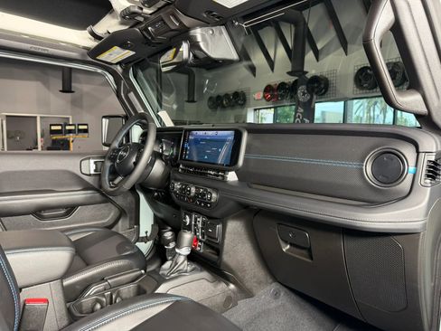 Used 2024 Jeep Wrangler Unlimited Rubicon 4xe image 20