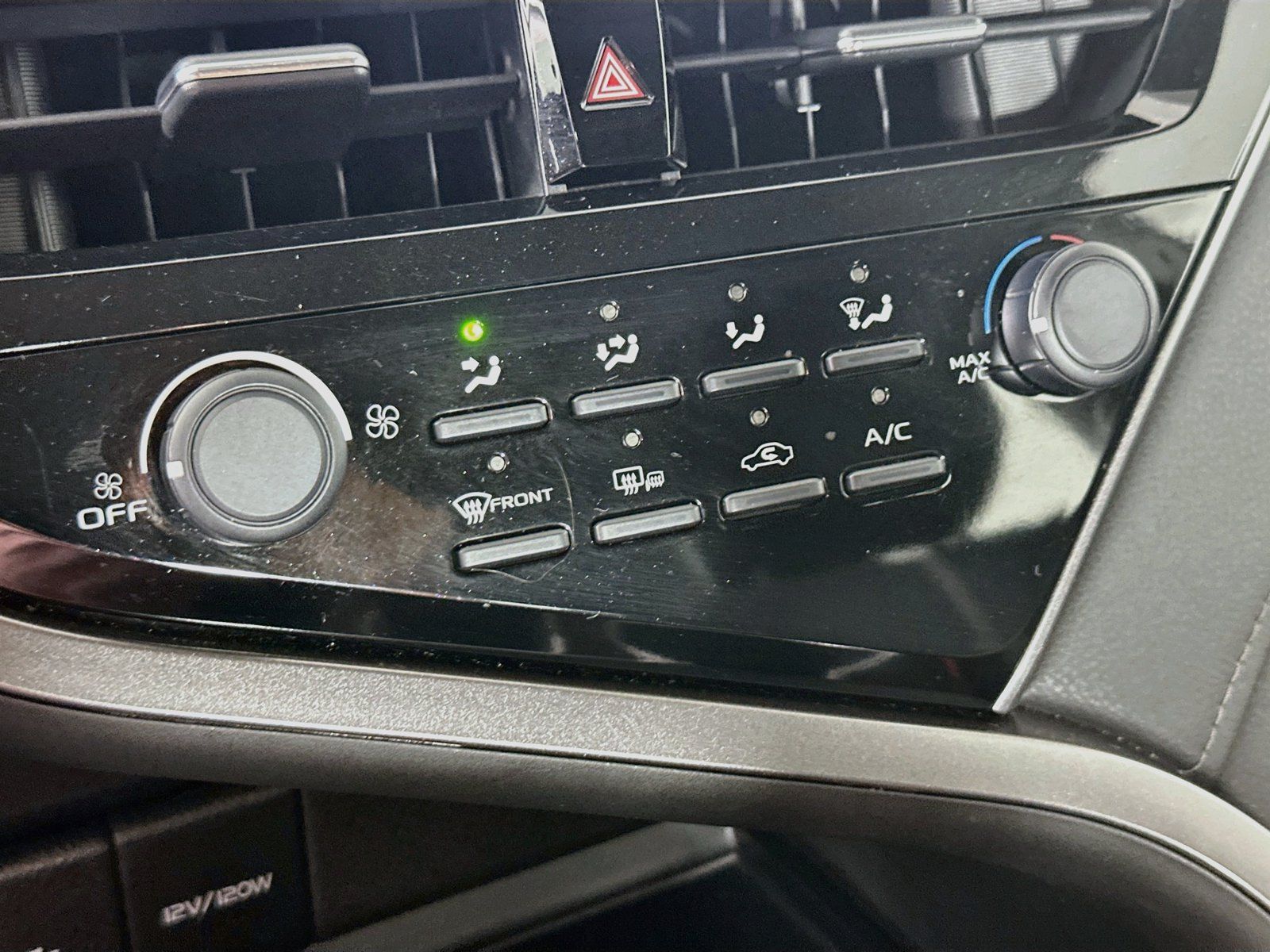 Used 2021 Toyota Camry LE w/ Convenience Package FWD image 17