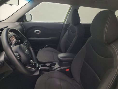 Used 2017 Kia Soul FWD image 17