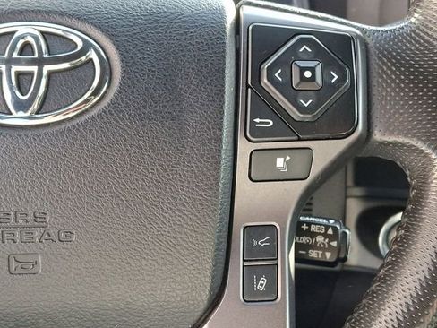 Used 2022 Toyota Tacoma TRD Off-Road image 25