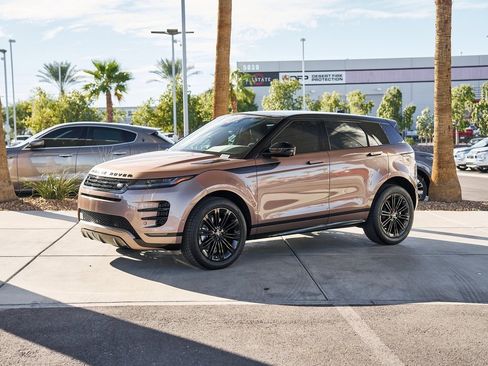 Used 2024 Land Rover Range Rover Evoque Dynamic SE image 4