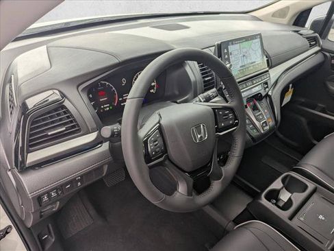 New 2026 Honda Odyssey Touring image 3