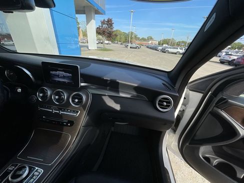 Used 2019 Mercedes-Benz GLC 300 4MATIC image 29