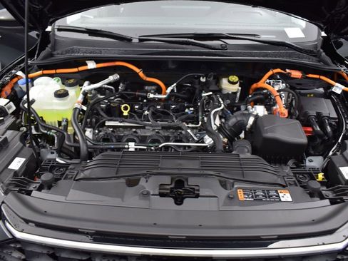 New 2025 Ford Escape SE w/ PHEV Premium Package FWD image 19