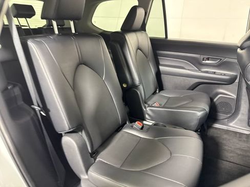 Used 2024 Toyota Grand Highlander AWD image 15