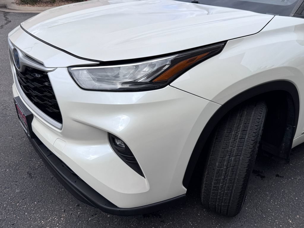 Used 2020 Toyota Highlander XLE AWD/4WD image 5