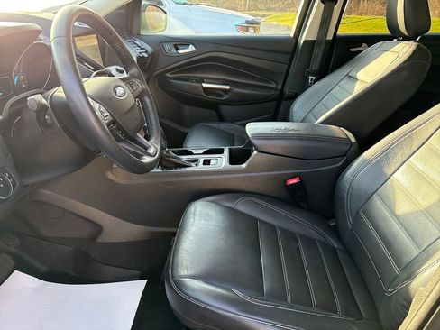 Used 2018 Ford Escape SEL image 9