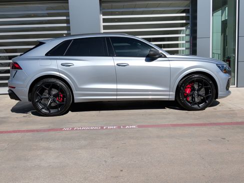 Used 2025 Audi RS Q8 performance image 11