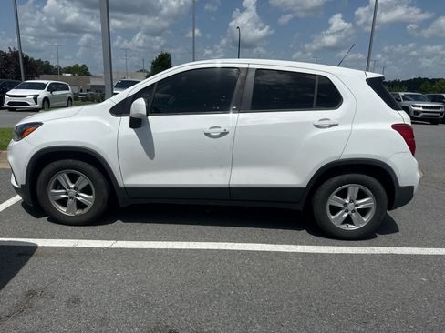 Used 2020 Chevrolet Trax LS w/ Tint and Cruise Package FWD image 1