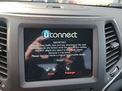 Used 2022 Jeep Cherokee Latitude Lux image 13