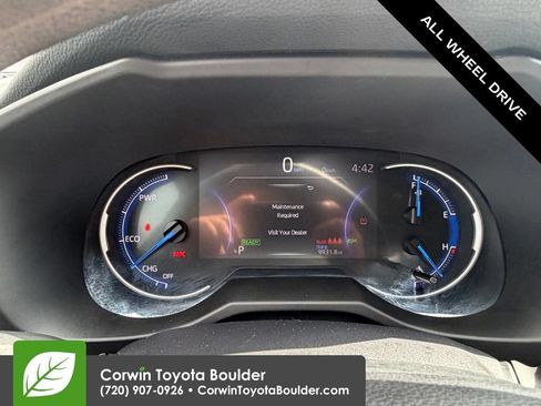 Used 2025 Toyota RAV4 XLE AWD/4WD image 27