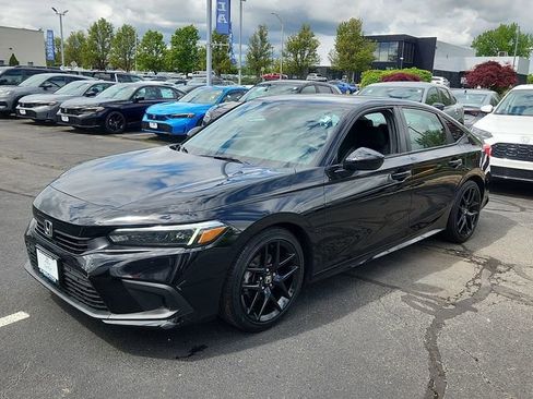 Used 2023 Honda Civic Sport image 3