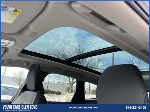 Used 2026 Volvo XC60 B5 Core w/ Climate Package PRO image 18