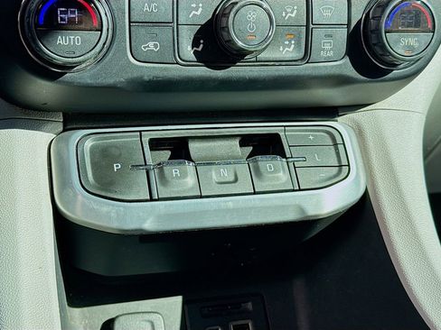 Used 2021 GMC Acadia SLT w/ Technology Package image 15