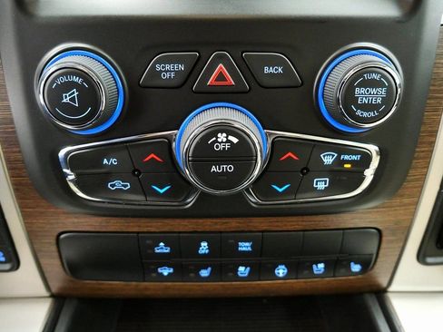 Used 2015 RAM 1500 Laramie w/ Convenience Group image 29