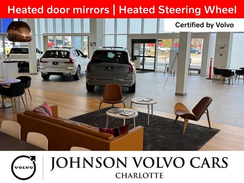 Used 2025 Volvo XC40 B5 Plus image 8