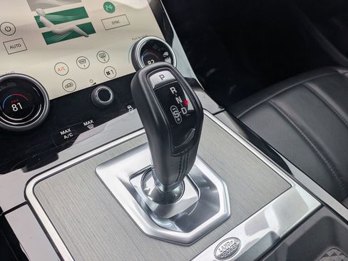 Used 2020 Land Rover Range Rover Evoque SE image 16