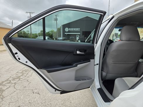 Used 2012 Toyota Camry LE FWD image 6