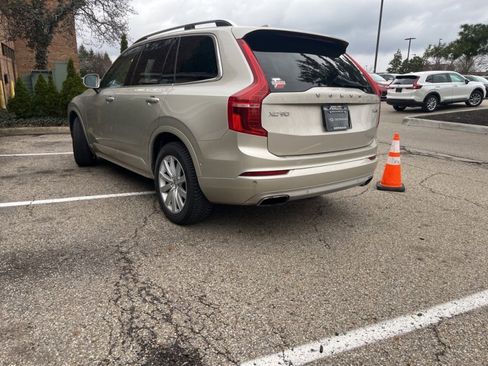 Used 2016 Volvo XC90 T6 Momentum w/ Momentum Plus Package image 3