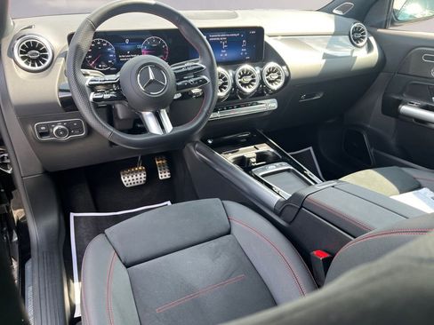 Used 2025 Mercedes-Benz GLA 250 4MATIC image 10