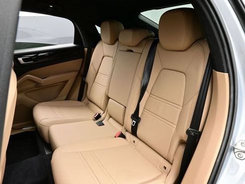 Certified 2023 Porsche Cayenne Coupe AWD/4WD image 14