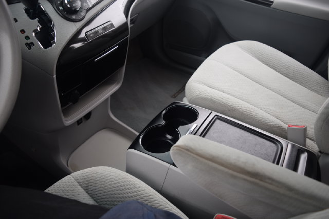 Used 2014 Toyota Sienna LE FWD image 12