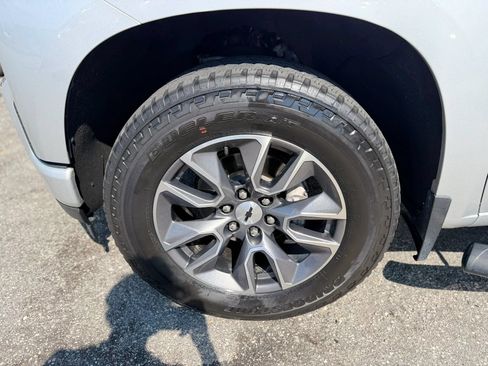 Used 2020 Chevrolet Silverado 1500 RST AWD/4WD image 2