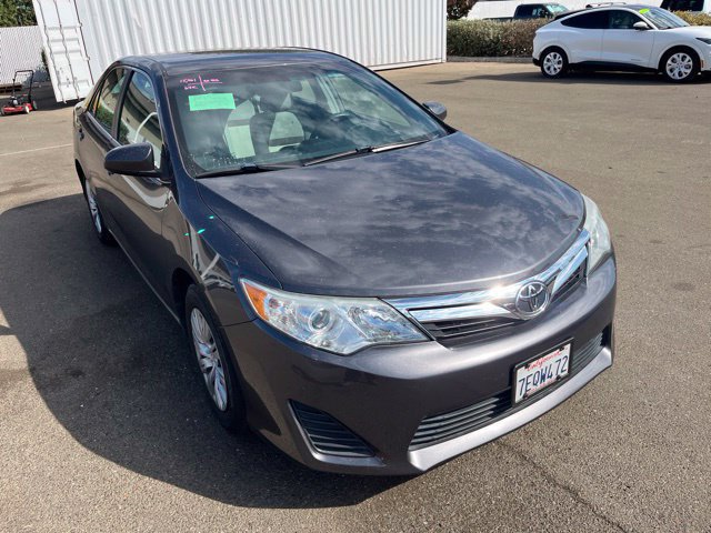 Used 2014 Toyota Camry LE FWD image 4